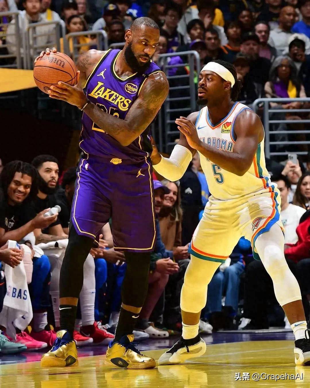 詹姆斯在C9比赛中突破纪录,战术调整引发热议!(詹姆斯五大顶级纪录) 詹姆斯在C9比赛中突破纪录,战术调整引发热议!(詹姆斯五大顶级纪录)